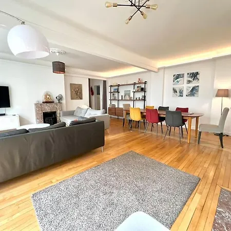 Grand Dans 8 Couchages * Paris